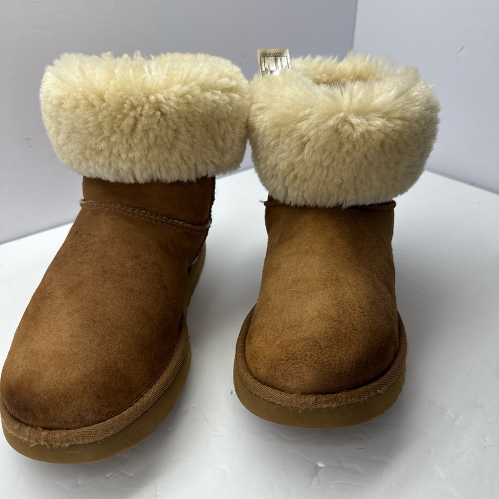 UGG Cream Shearling Interior Label Detail